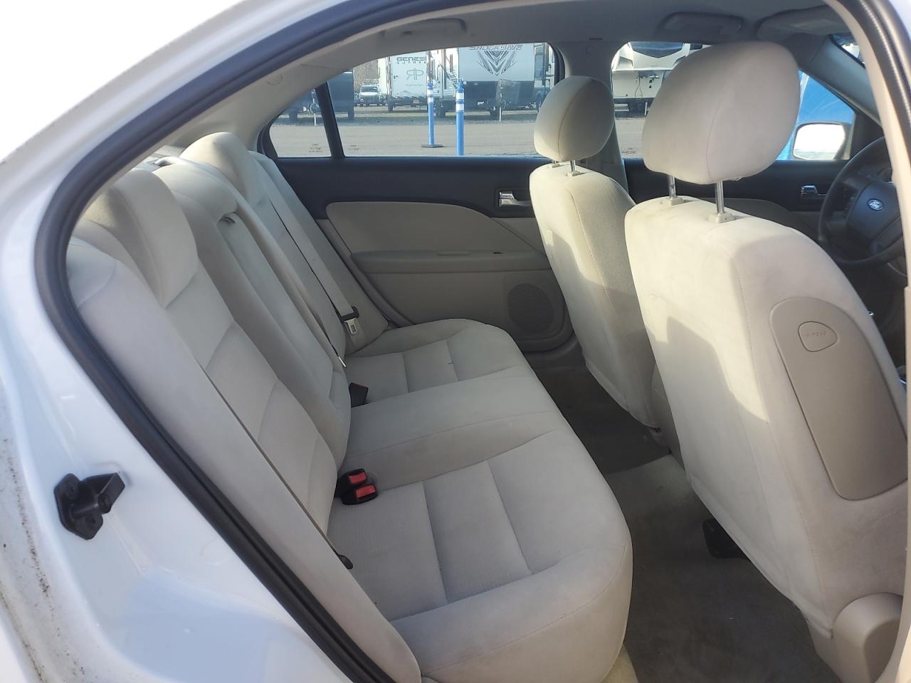 Ford Fusion S Image 7