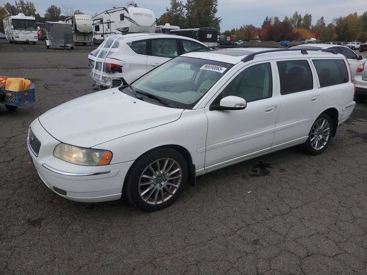 Volvo V70 2.5t Image 1