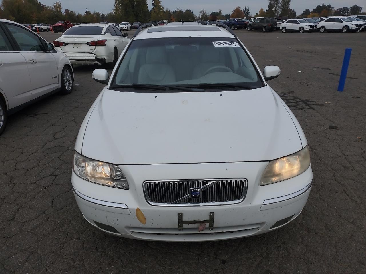 Volvo V70 2.5t Image 11