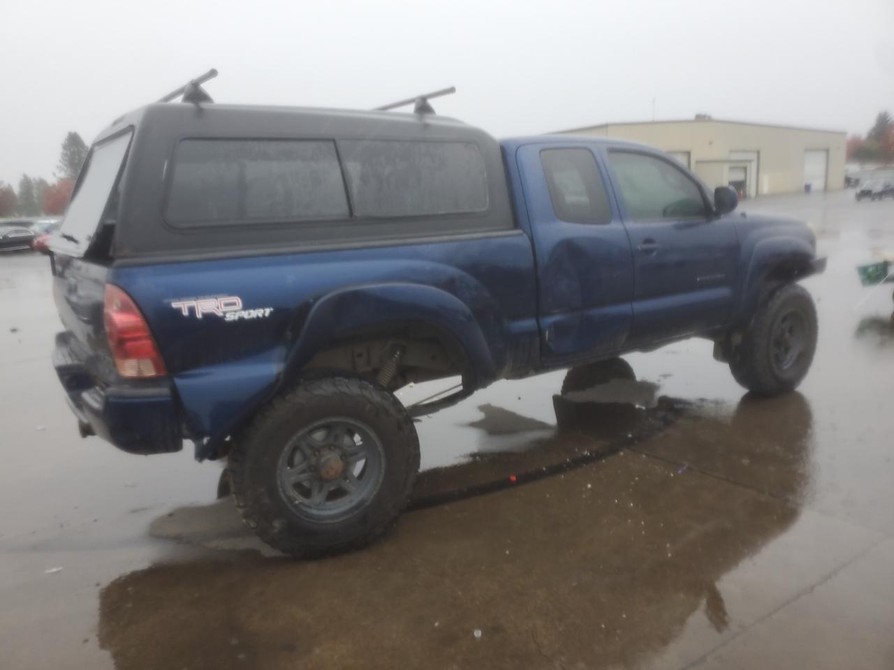 Toyota Tacoma Access Cab Image 3