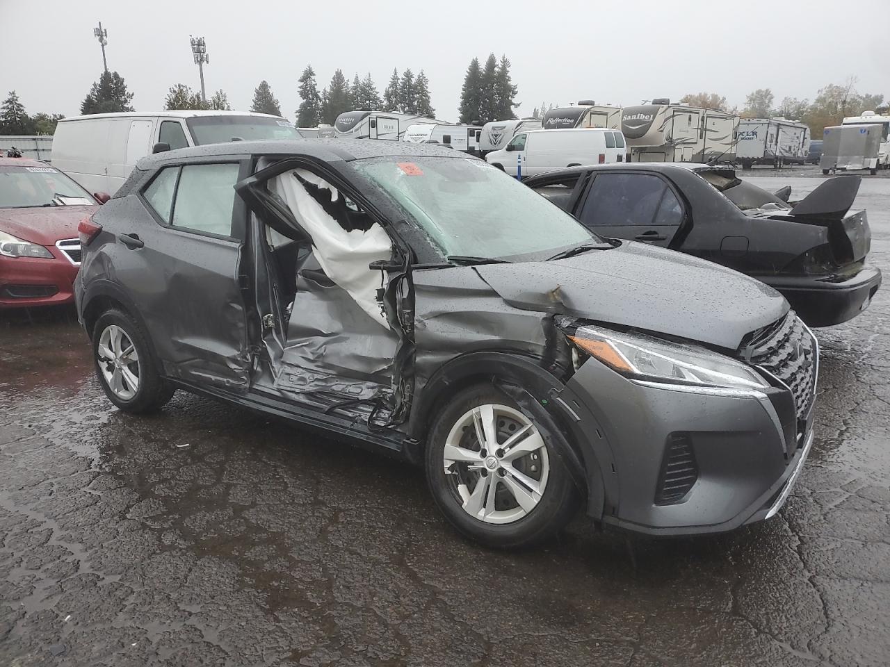 Nissan Kicks S Image 4