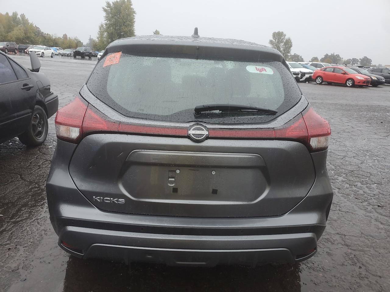 Nissan Kicks S Image 3