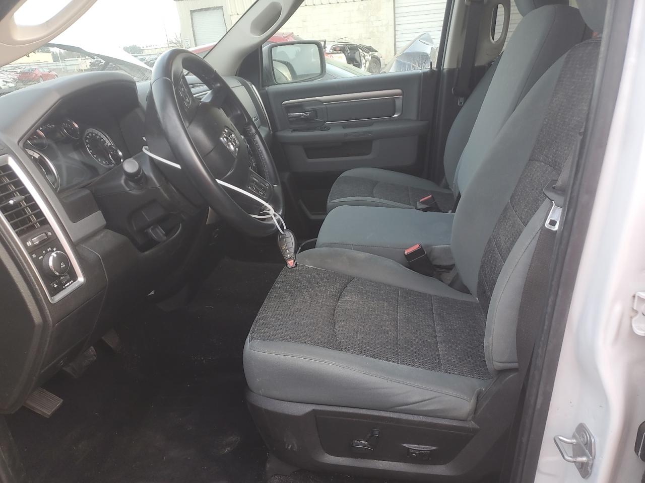 Ram 1500 Slt Image 4