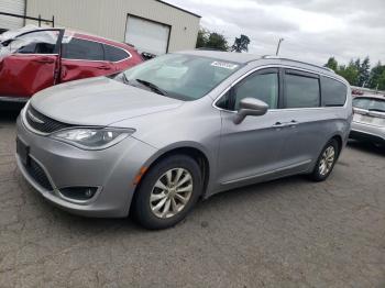  Salvage Chrysler Pacifica