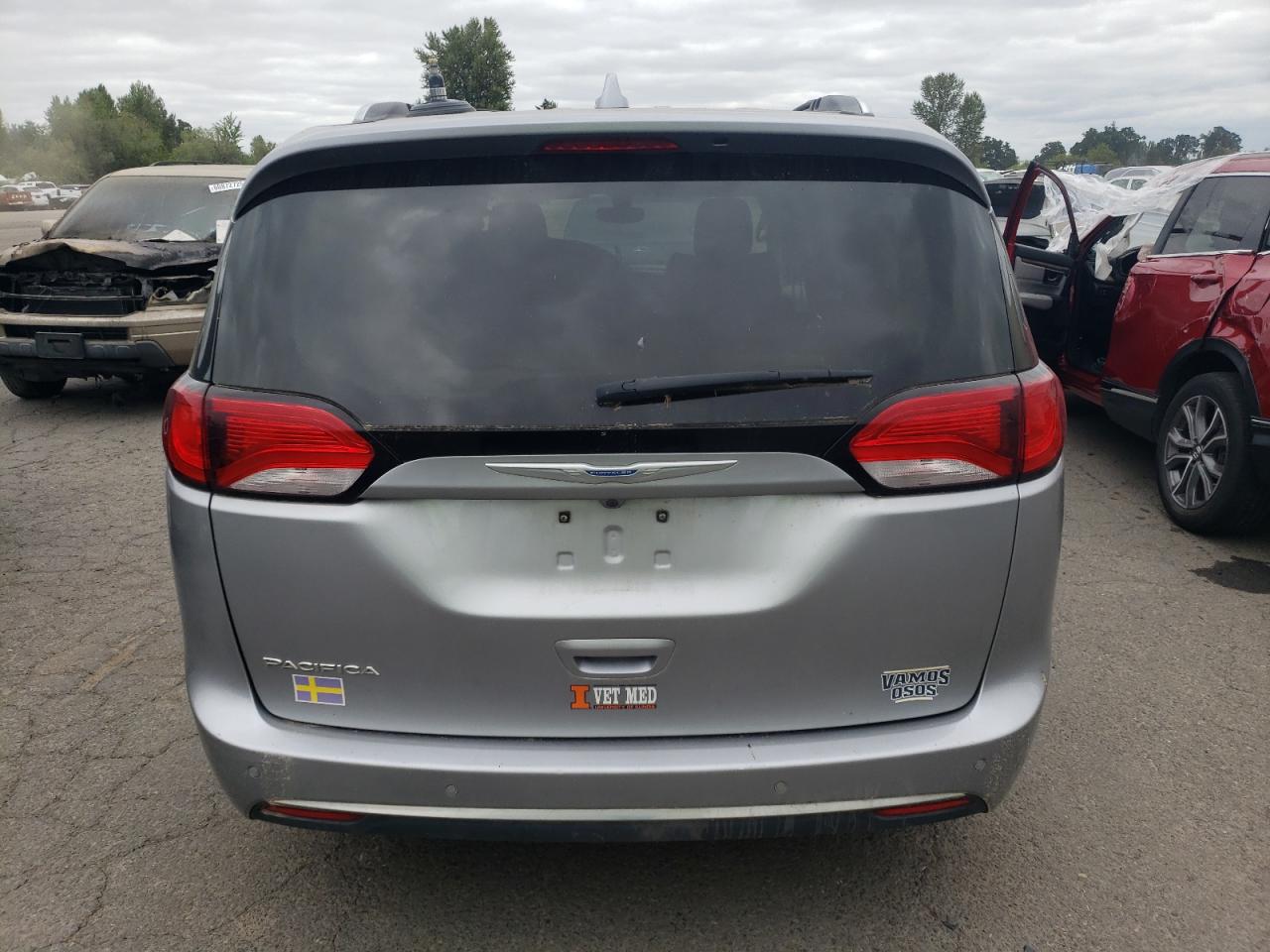 Chrysler Pacifica Touring L Image 5