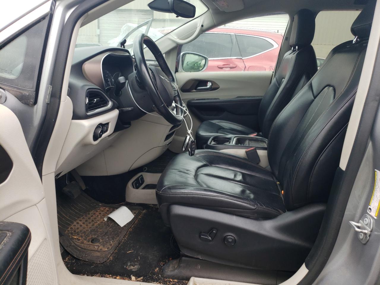 Chrysler Pacifica Touring L Image 6