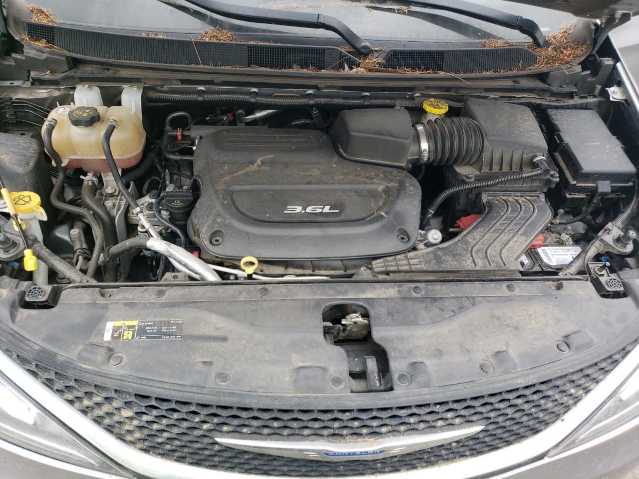 Chrysler Pacifica Touring L Image 9