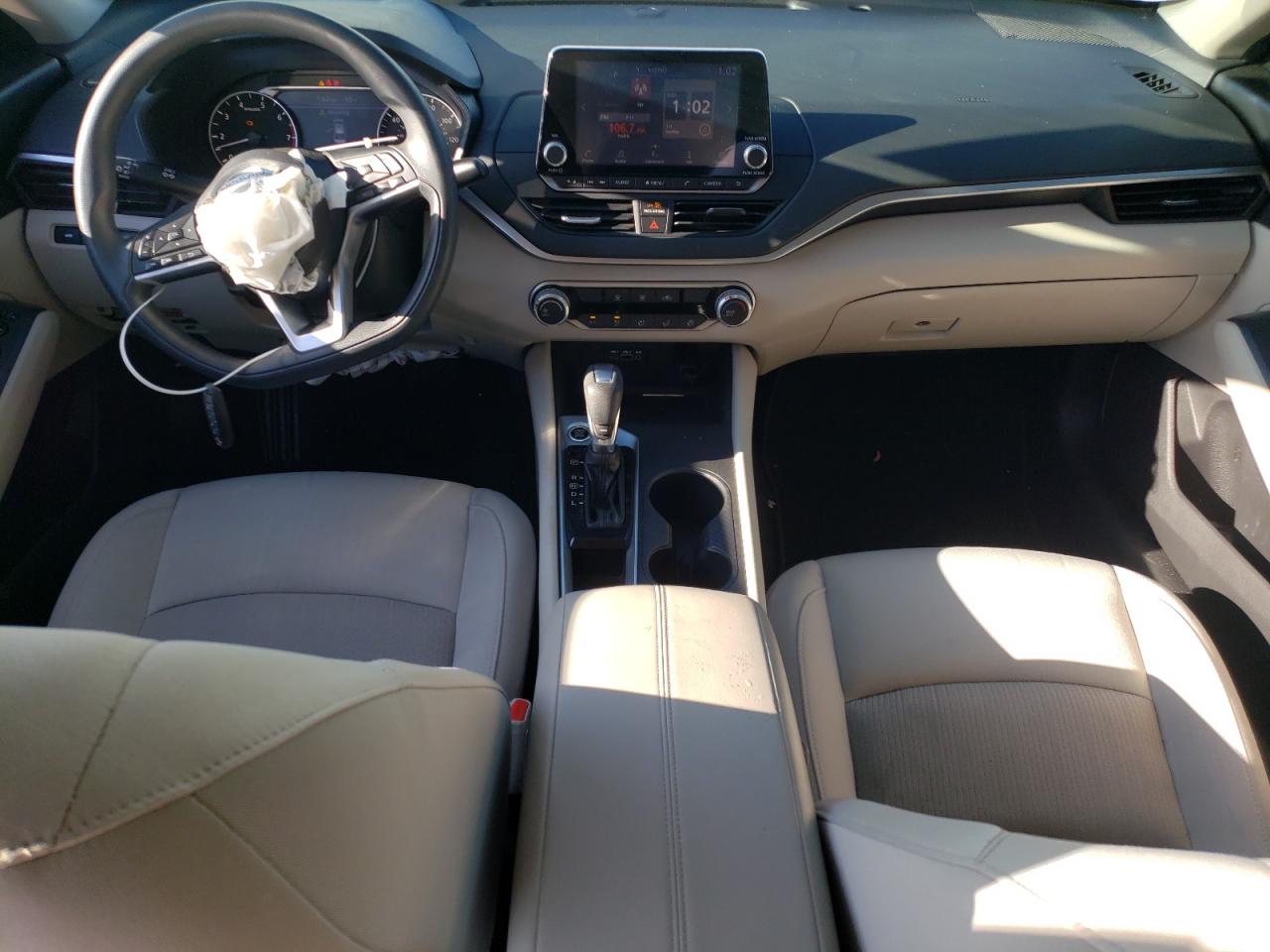 Nissan Altima S Image 9