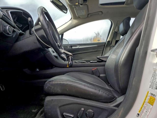 Ford Fusion Titanium Phev Image 8