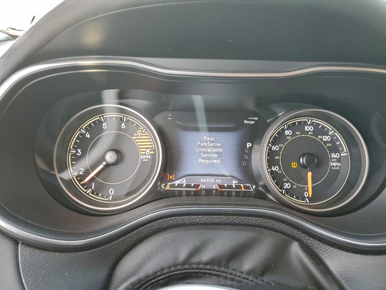 Jeep Cherokee Overland Image 9