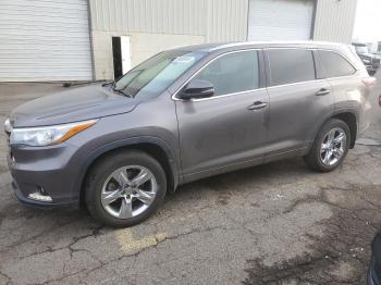  Salvage Toyota Highlander
