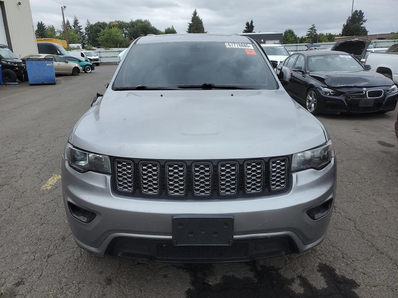 Jeep Grand Cherokee Laredo Image 2