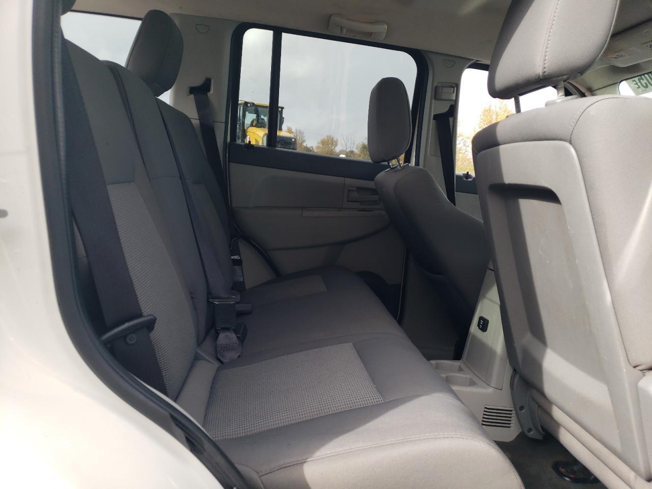 Jeep Liberty Sport Image 10