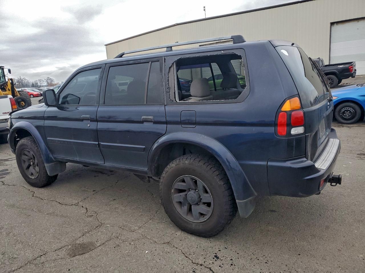 Mitsubishi Montero Sport Xls Image 9