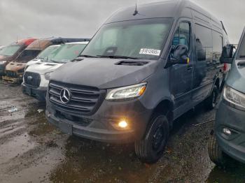  Salvage Mercedes-Benz Sprinter