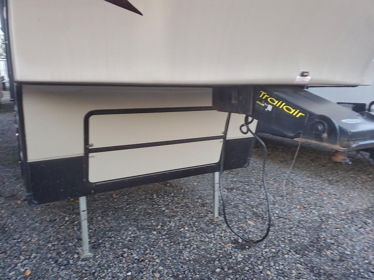 Yvqh Fifth Whee Image 6