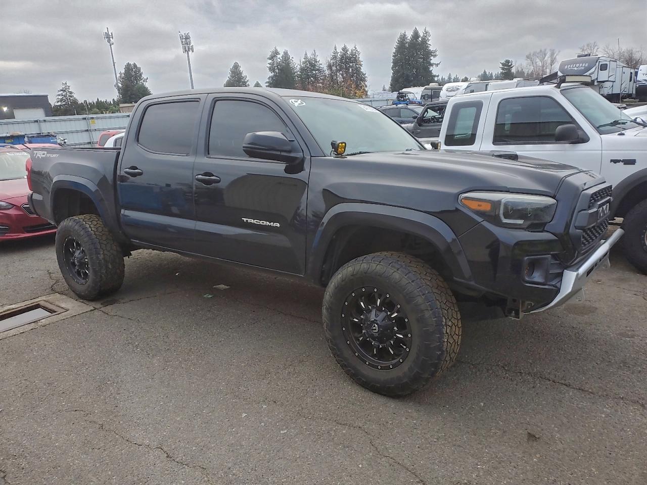 Toyota Tacoma Double Cab Image 11