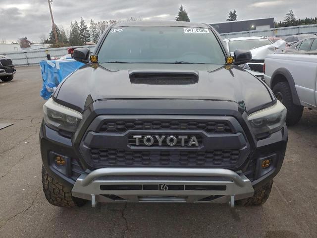 Toyota Tacoma Double Cab Image 9