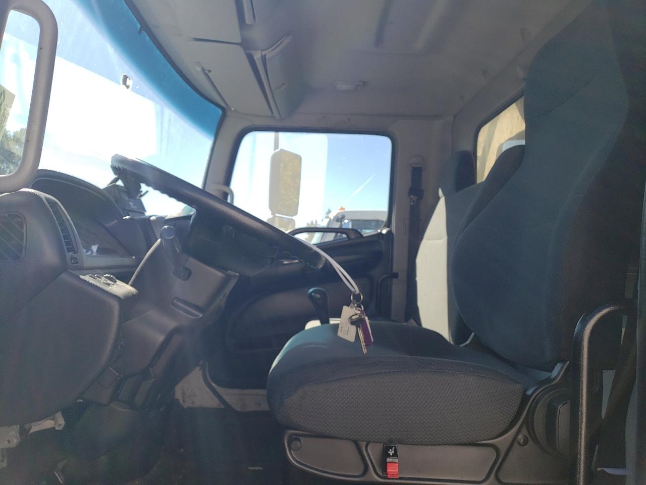 Hino 258 268 Image 8