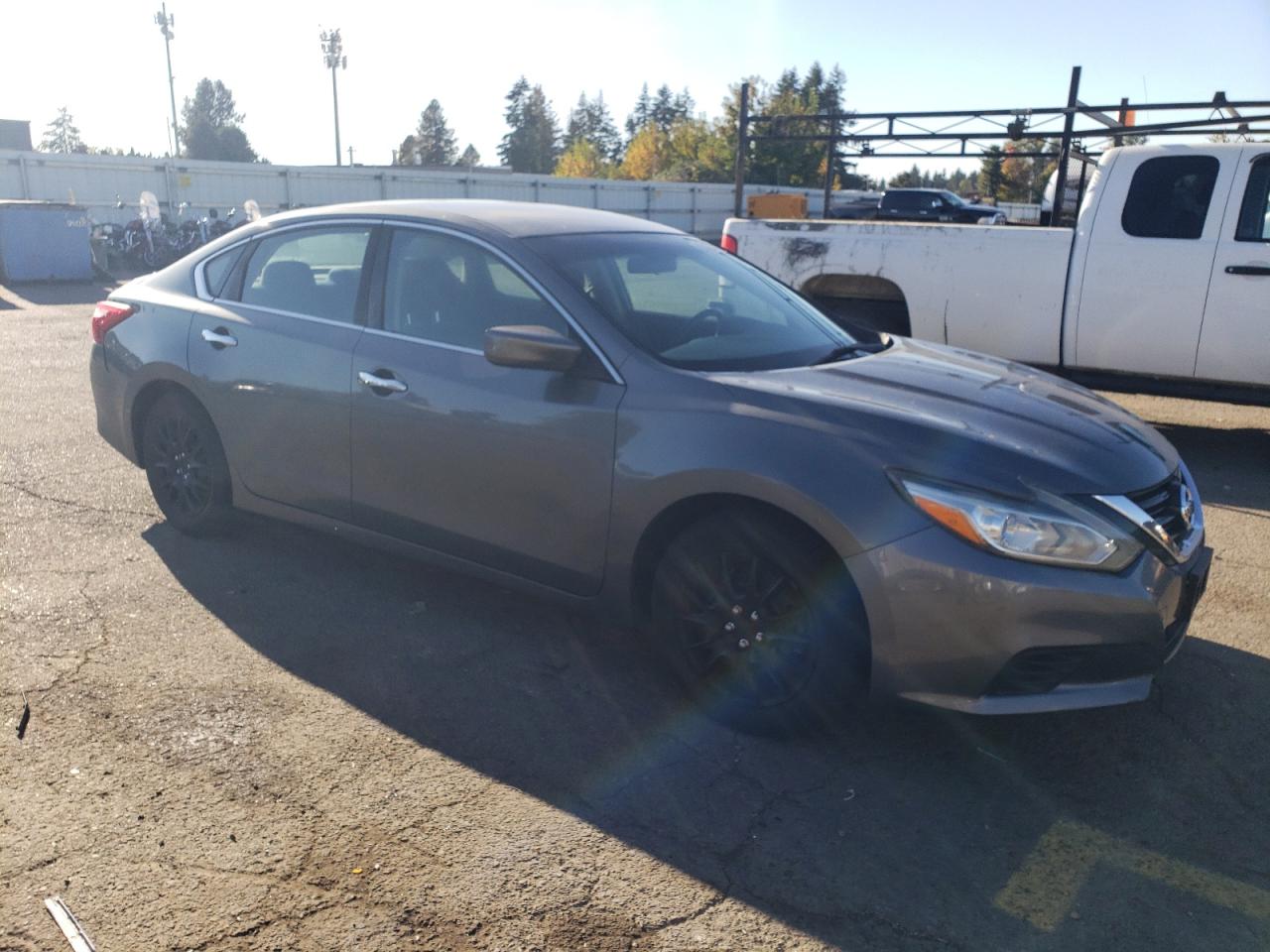 Nissan Altima 2.5 Image 3