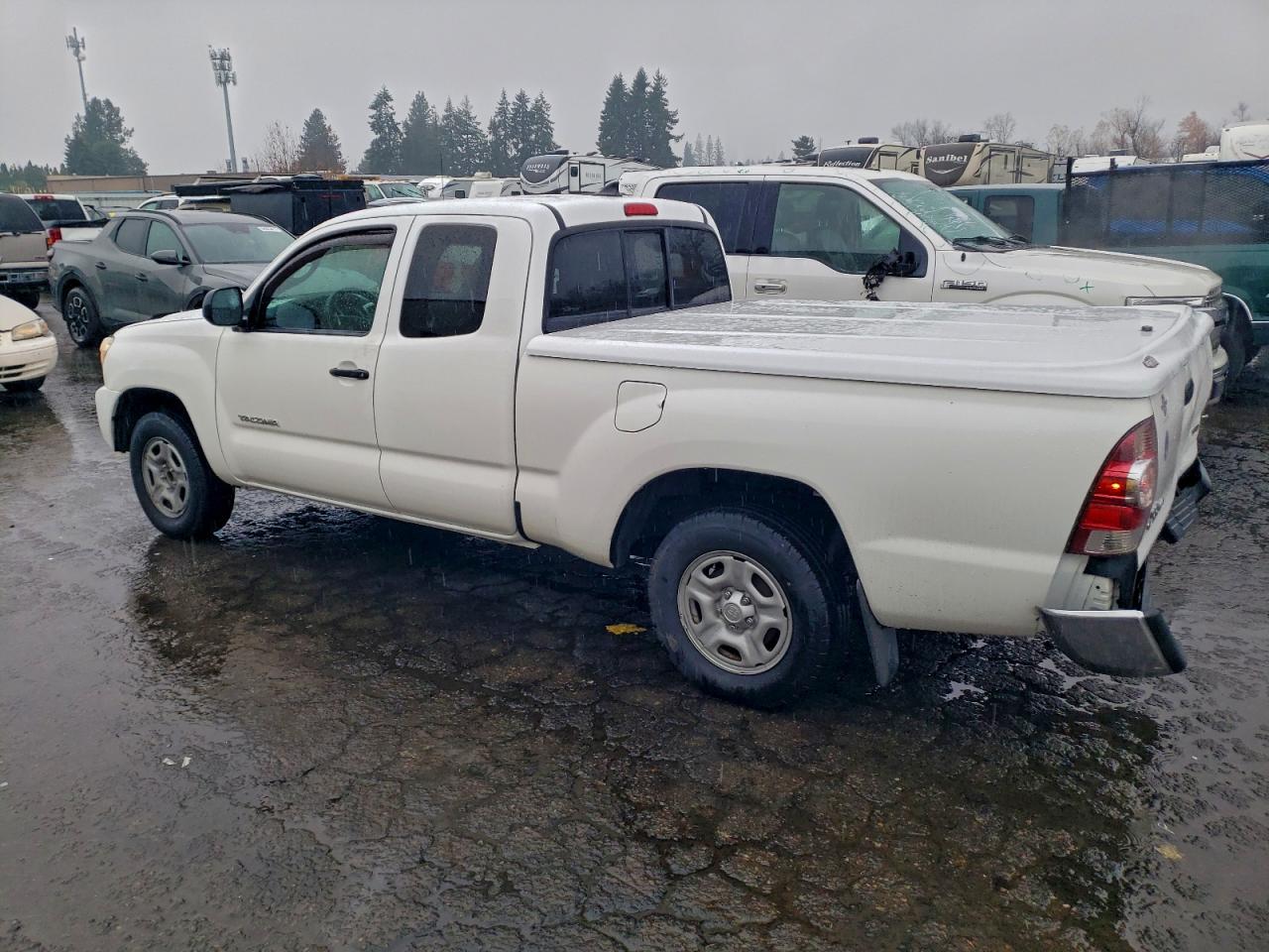 Toyota Tacoma Access Cab Image 2