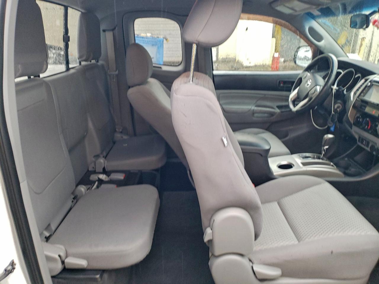 Toyota Tacoma Access Cab Image 5