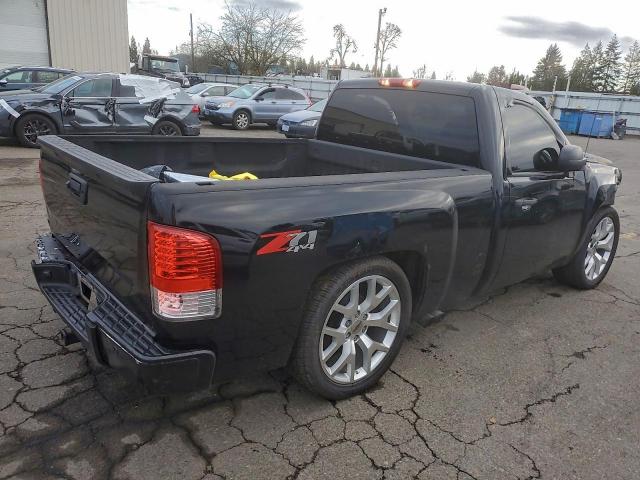 Chevrolet Silverado K1500 Image 3