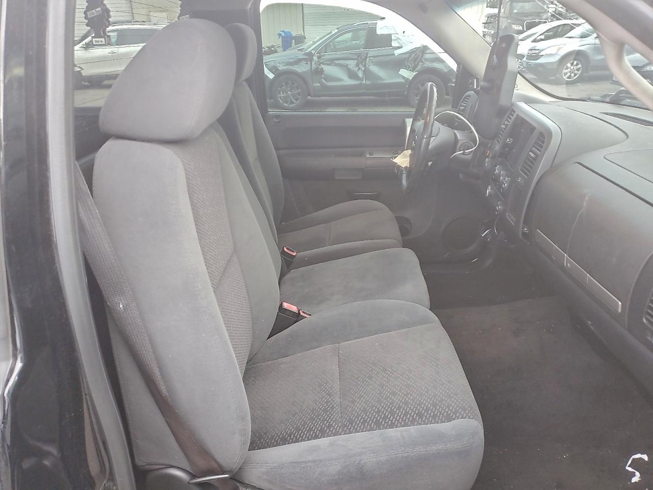 Chevrolet Silverado K1500 Image 2