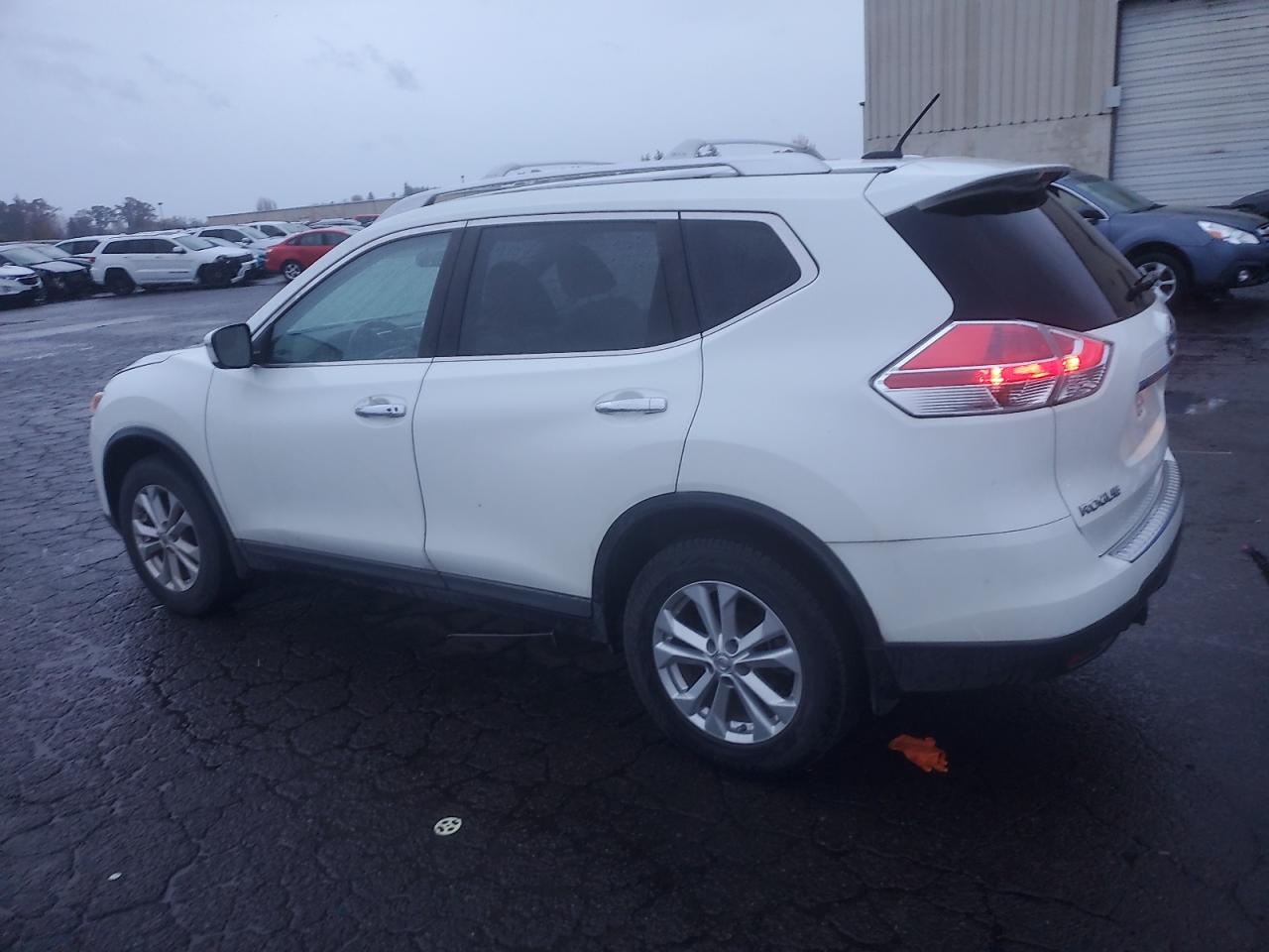 Nissan Rogue S Image 2