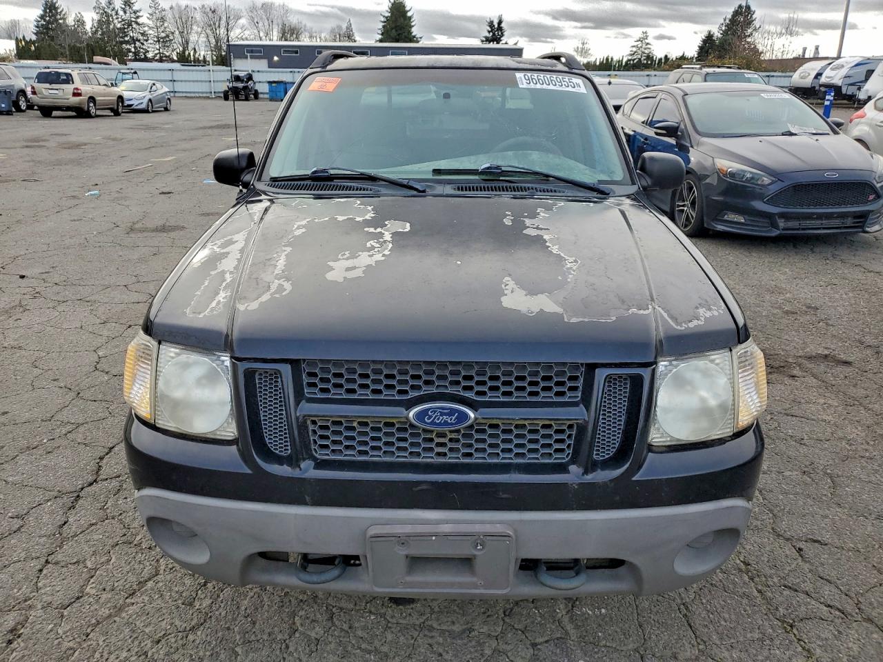 Ford Explorer Image 3