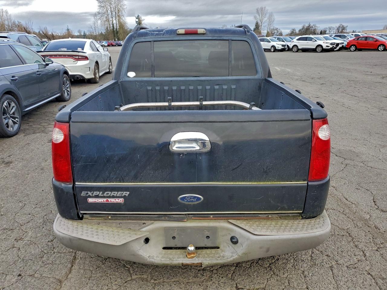 Ford Explorer Image 4