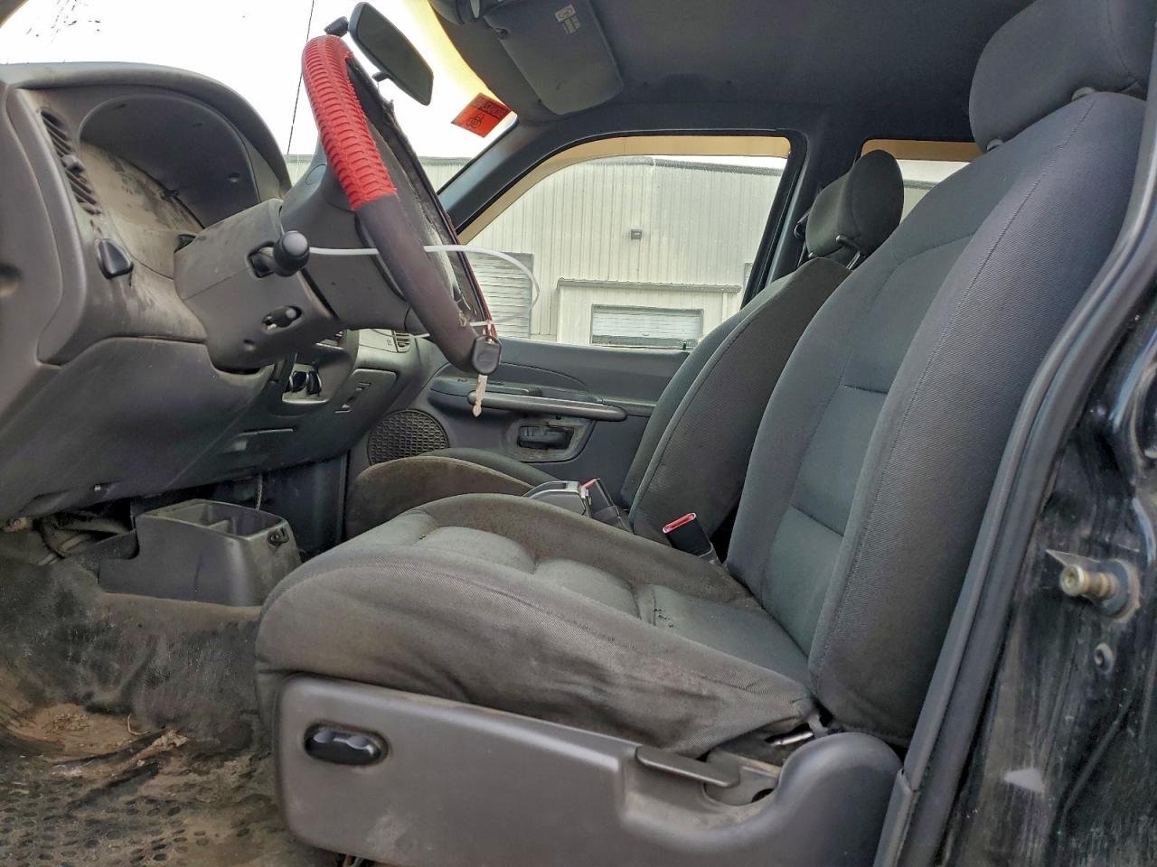 Ford Explorer Image 12