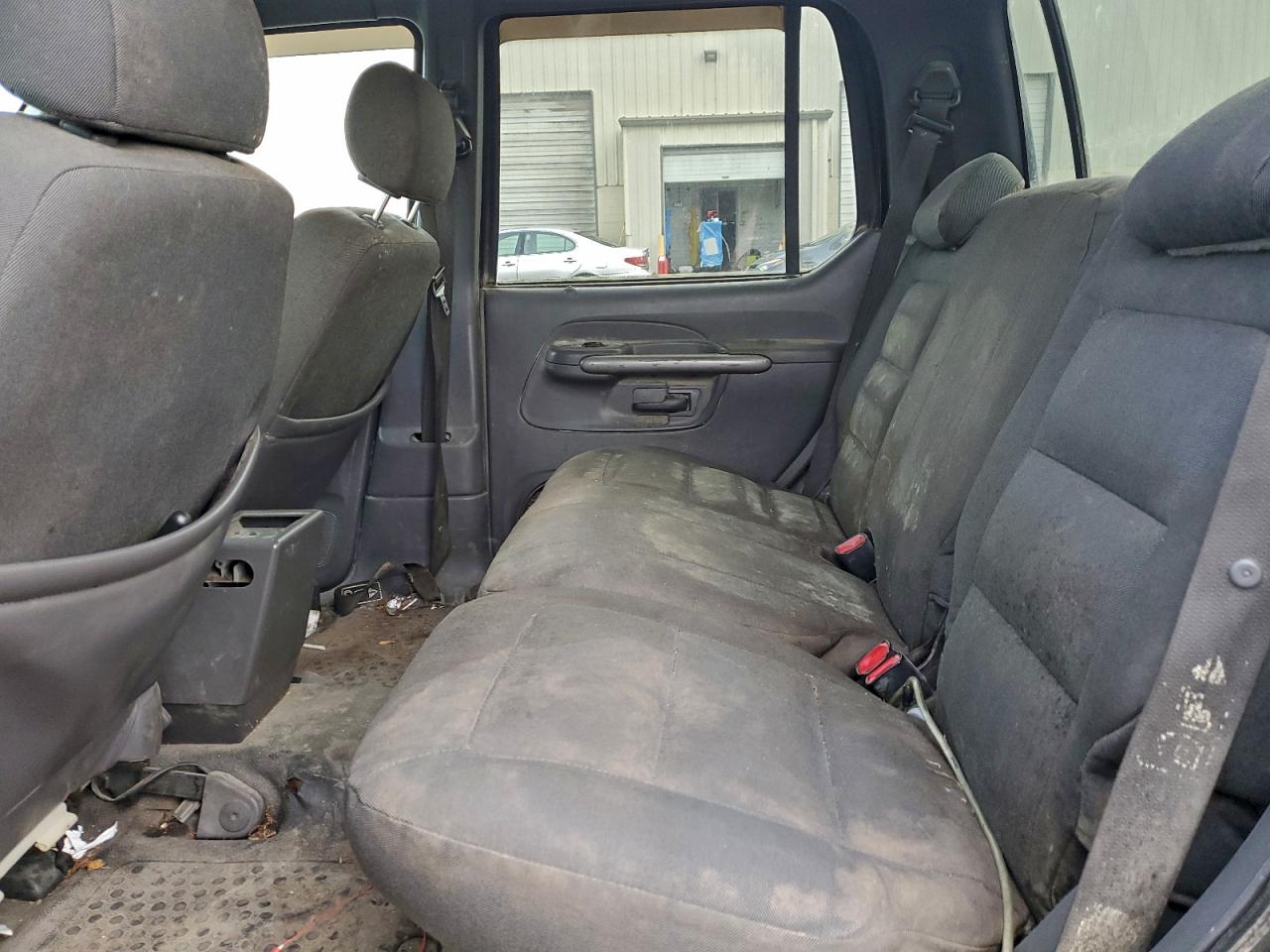 Ford Explorer Image 7