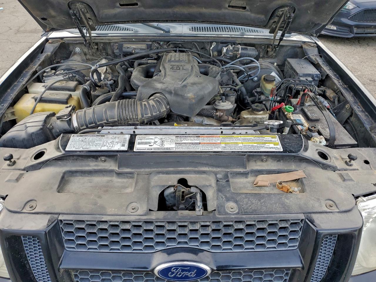 Ford Explorer Image 9