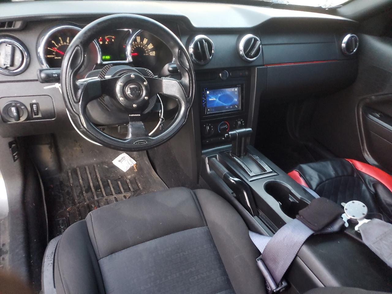 Ford Mustang Image 9