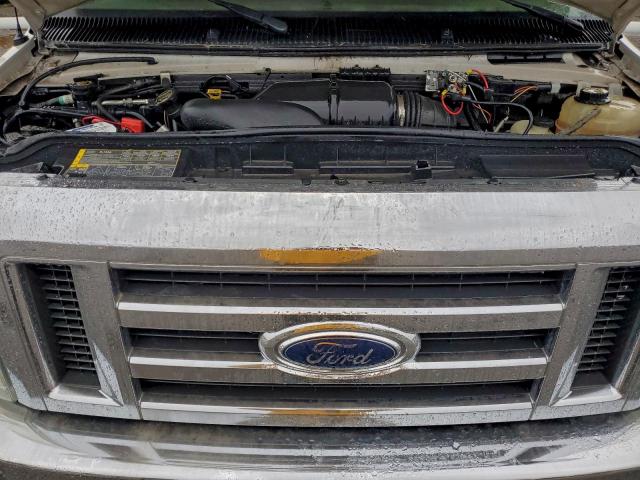 Ford Econoline E450 Super Duty Cutaway Van Image 5