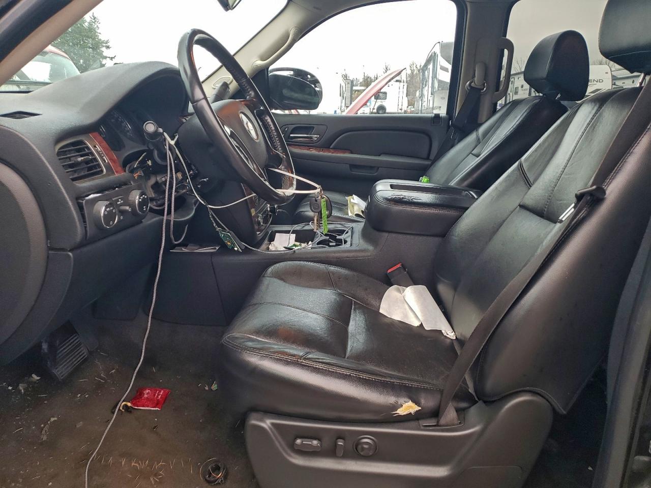 Chevrolet Suburban K1500 Image 11