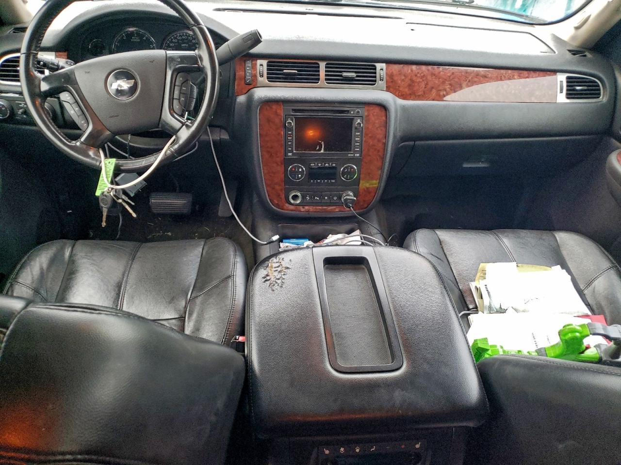 Chevrolet Suburban K1500 Image 6