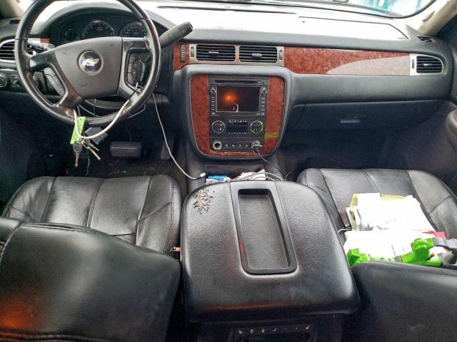 Chevrolet Suburban K1500 Image 6