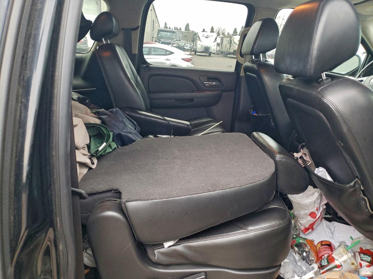 Chevrolet Suburban K1500 Image 5