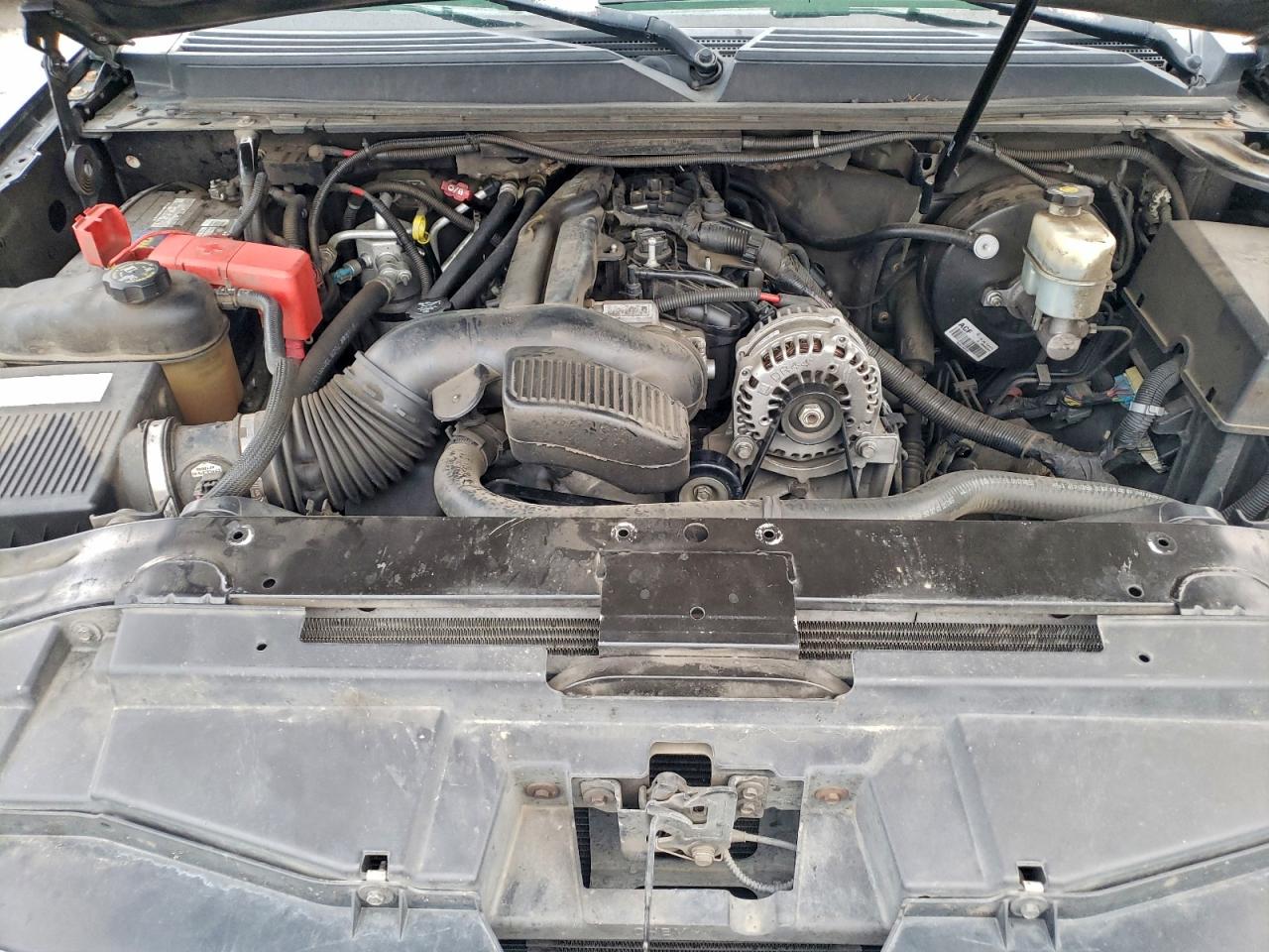 Chevrolet Suburban K1500 Image 9