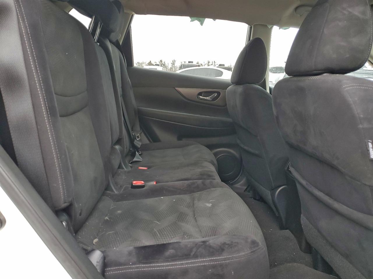 Nissan Rogue S Image 5