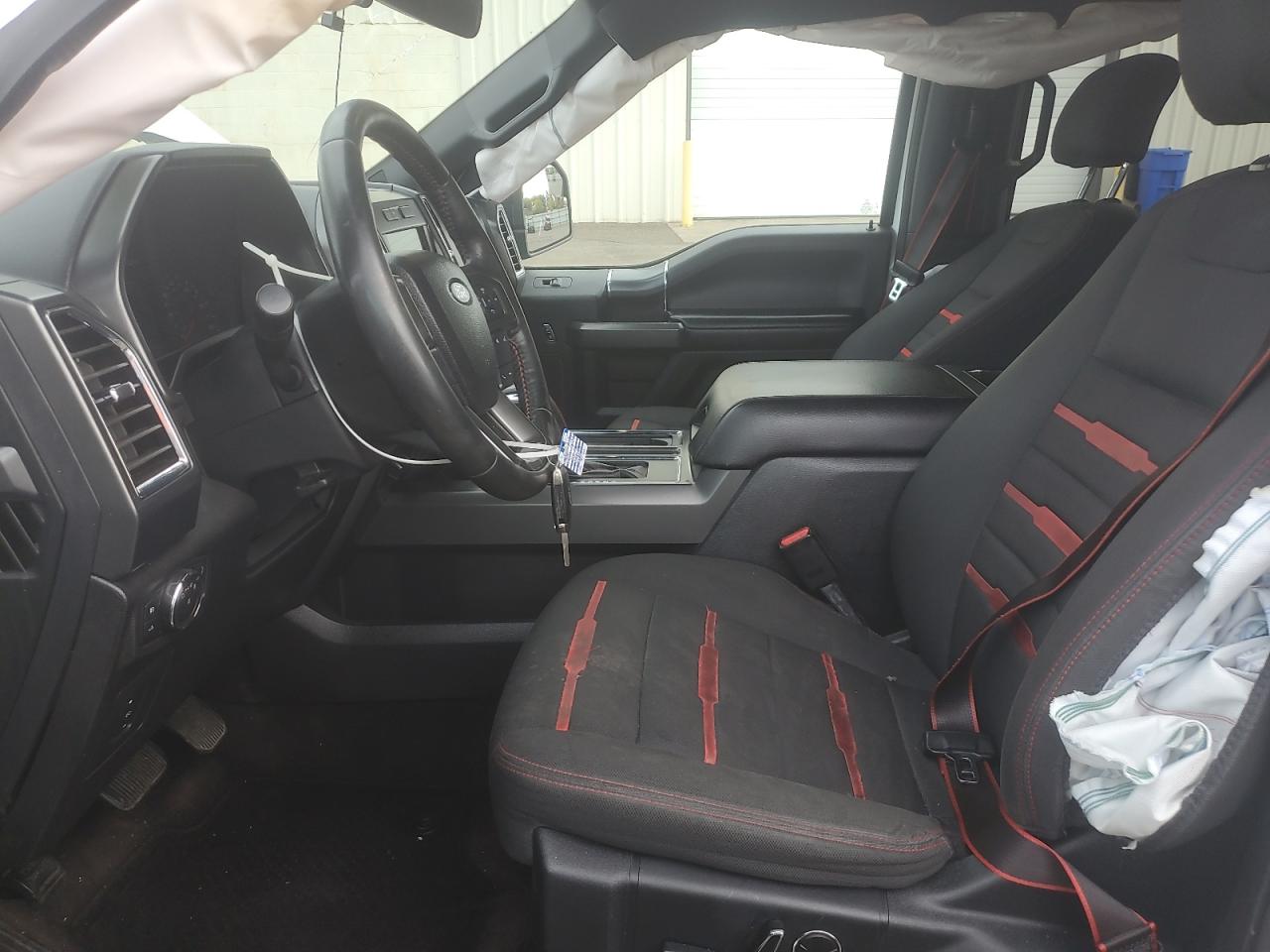 Ford F-150 Supercrew Image 4