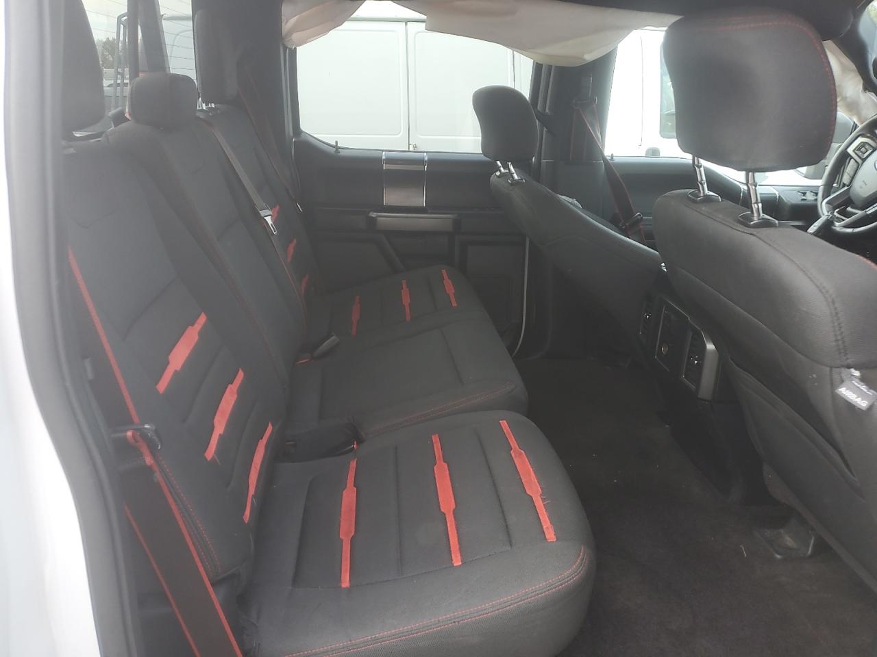 Ford F-150 Supercrew Image 6