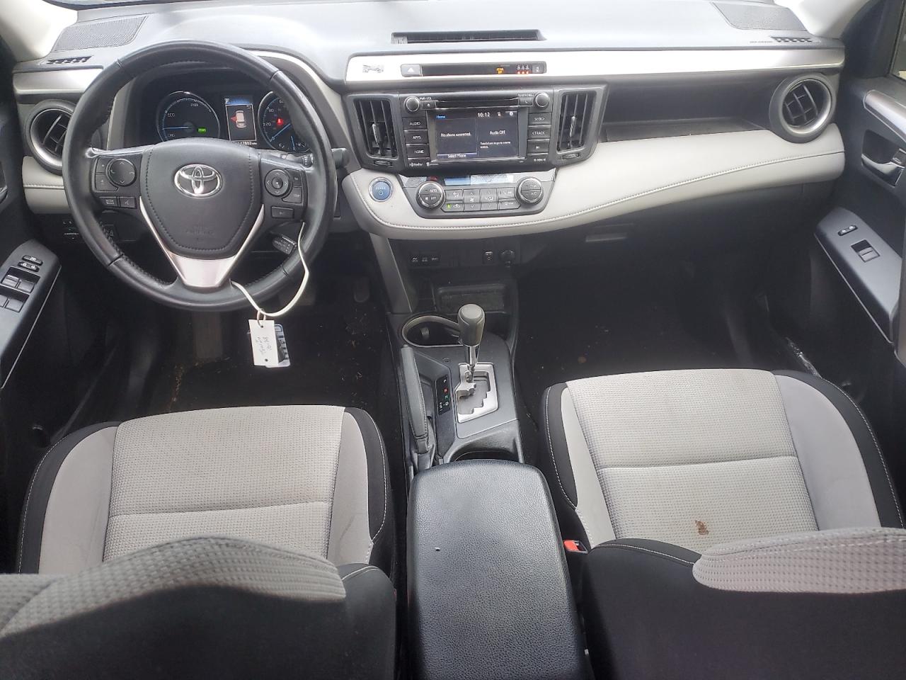 Toyota RAV4 Le Image 10
