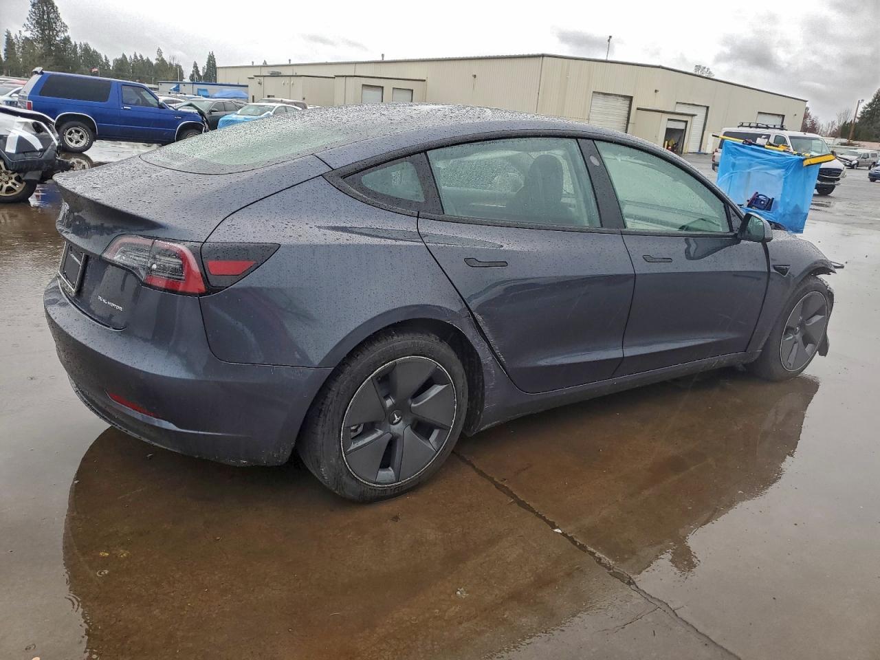 Tesla Model 3 Image 9