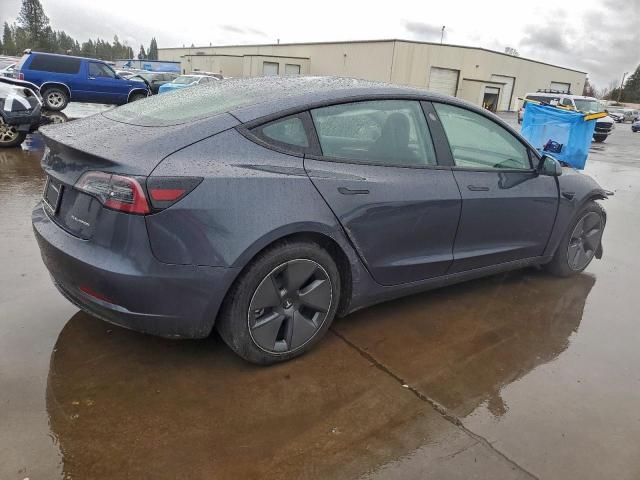 Tesla Model 3 Image 9