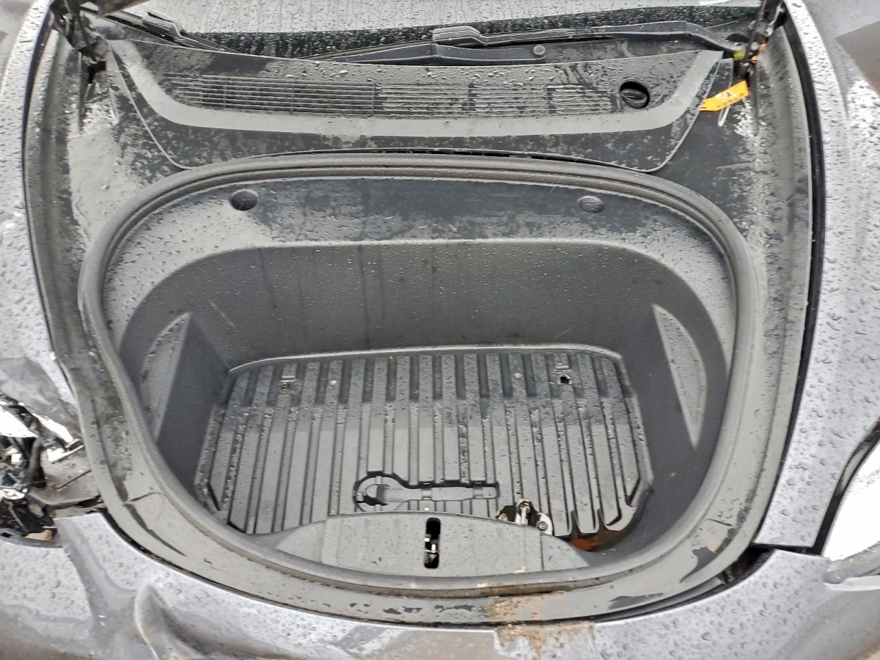 Tesla Model 3 Image 10