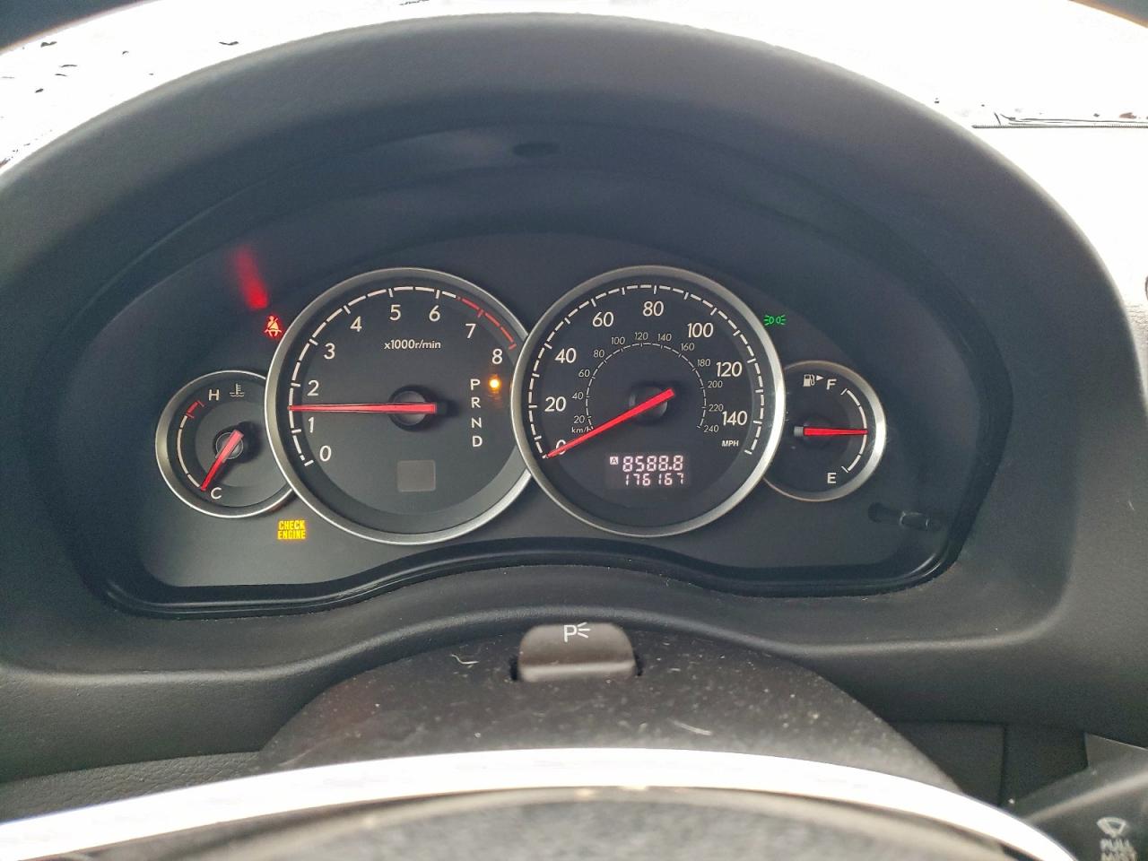 Subaru Legacy Outback 2.5i Image 9