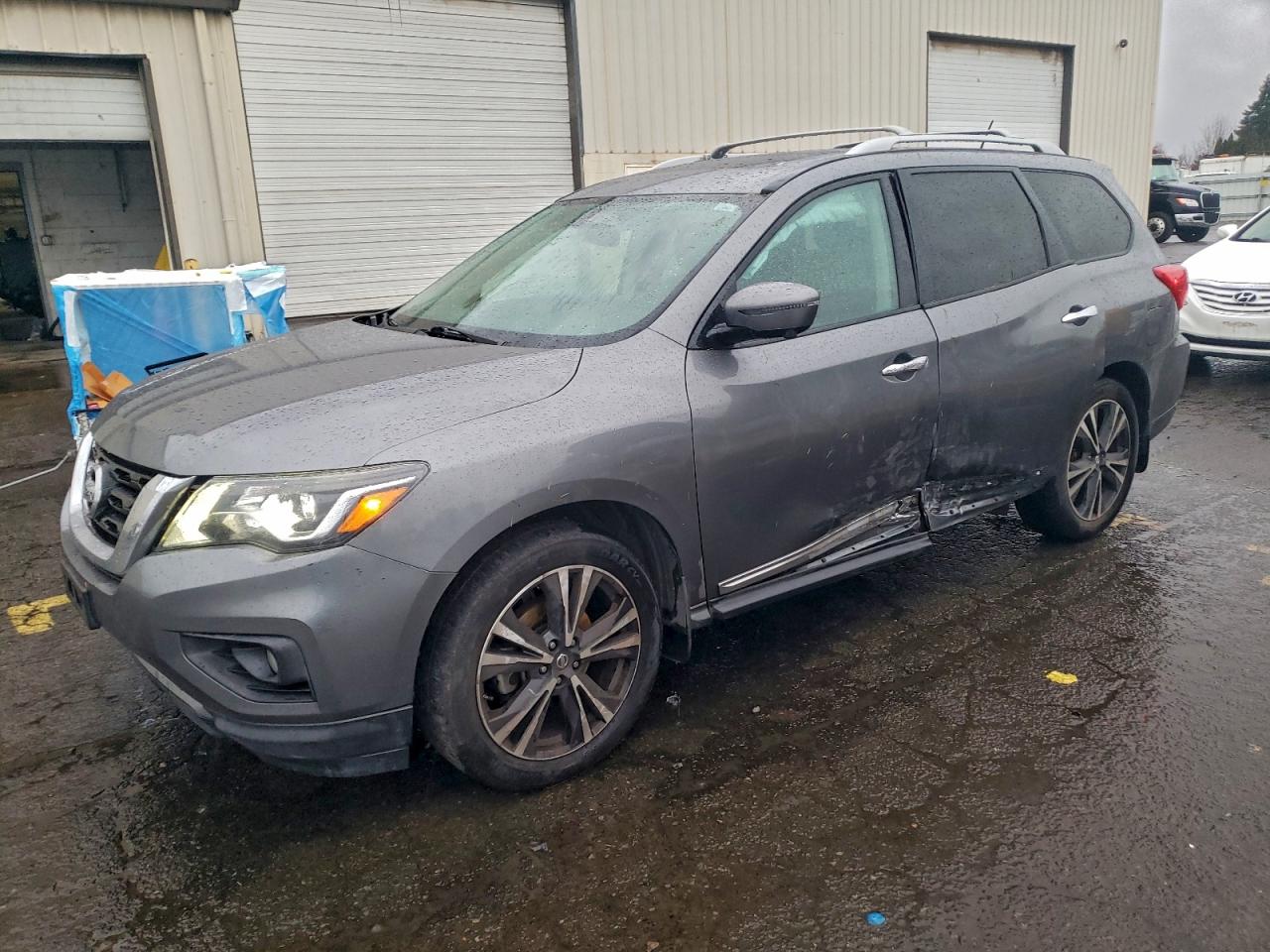 Nissan Pathfinder S Image 1